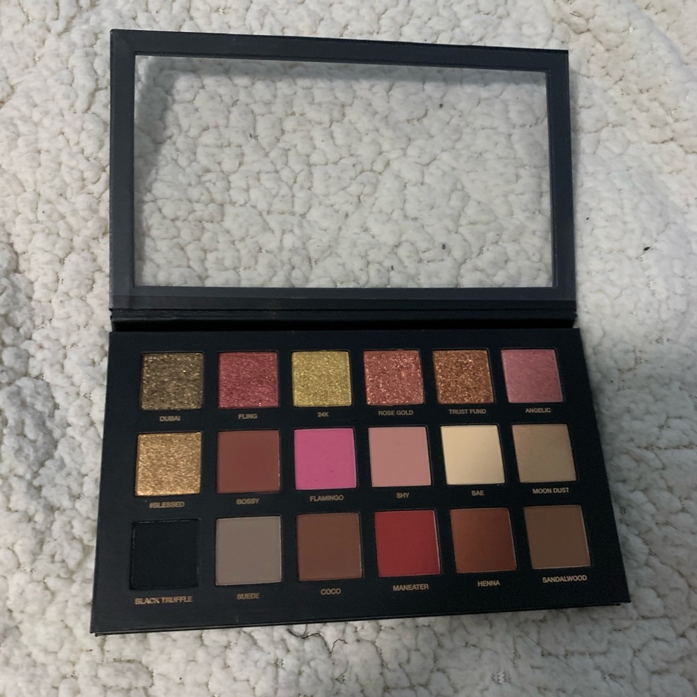 Huda Beauty Eyeshadow Palette